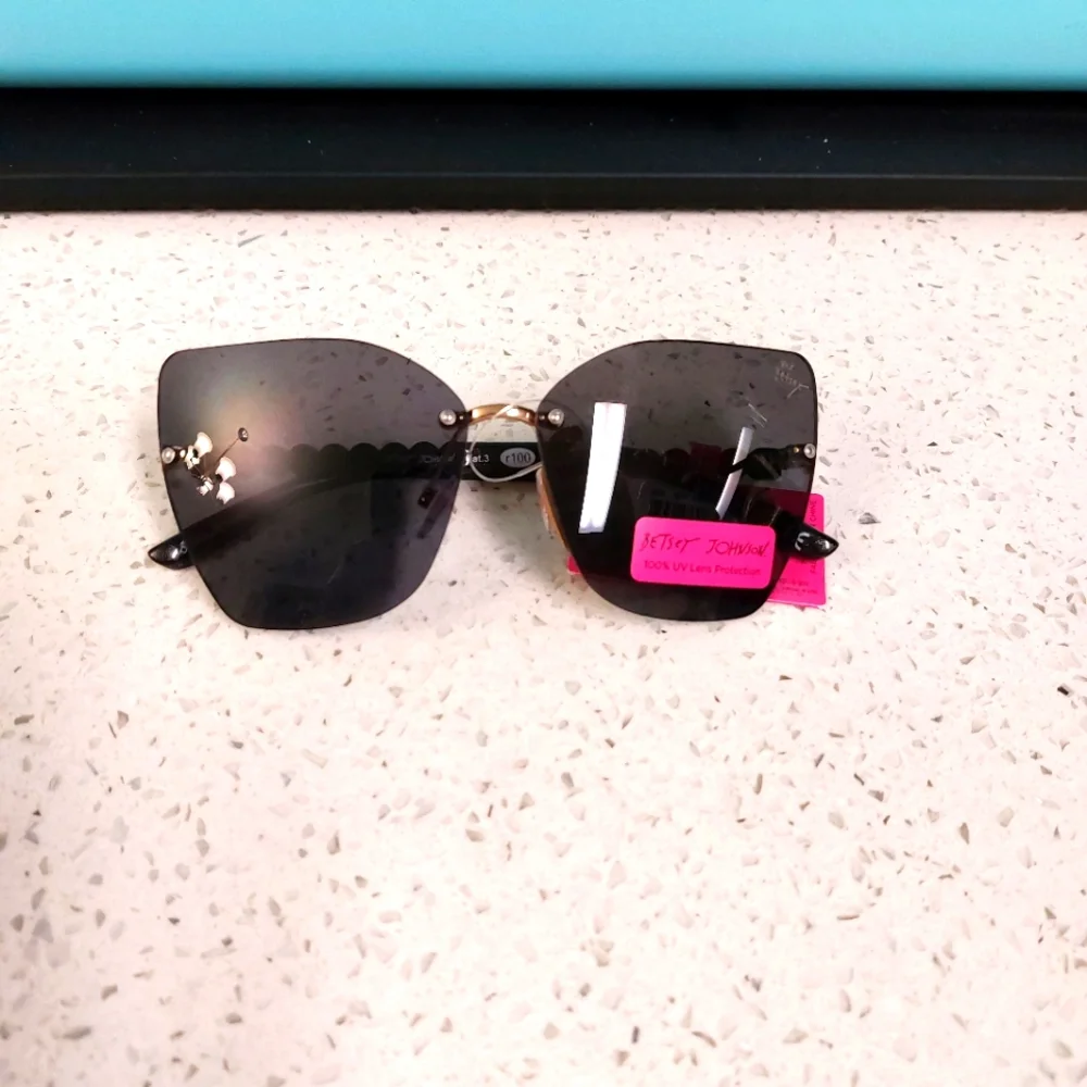 Betsey Johnson Black pearl sunglasses NWT